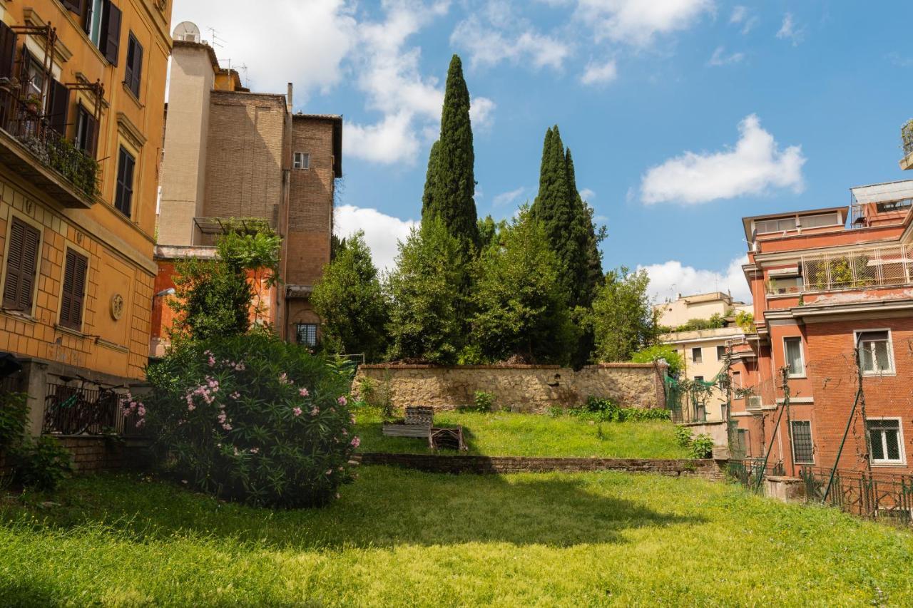 Borghese Magnolia Rom